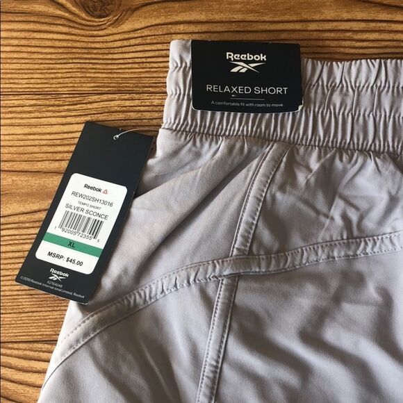 NWT Reebok Tempo Shorts in Silver Sconce - Picture 3 of 6
